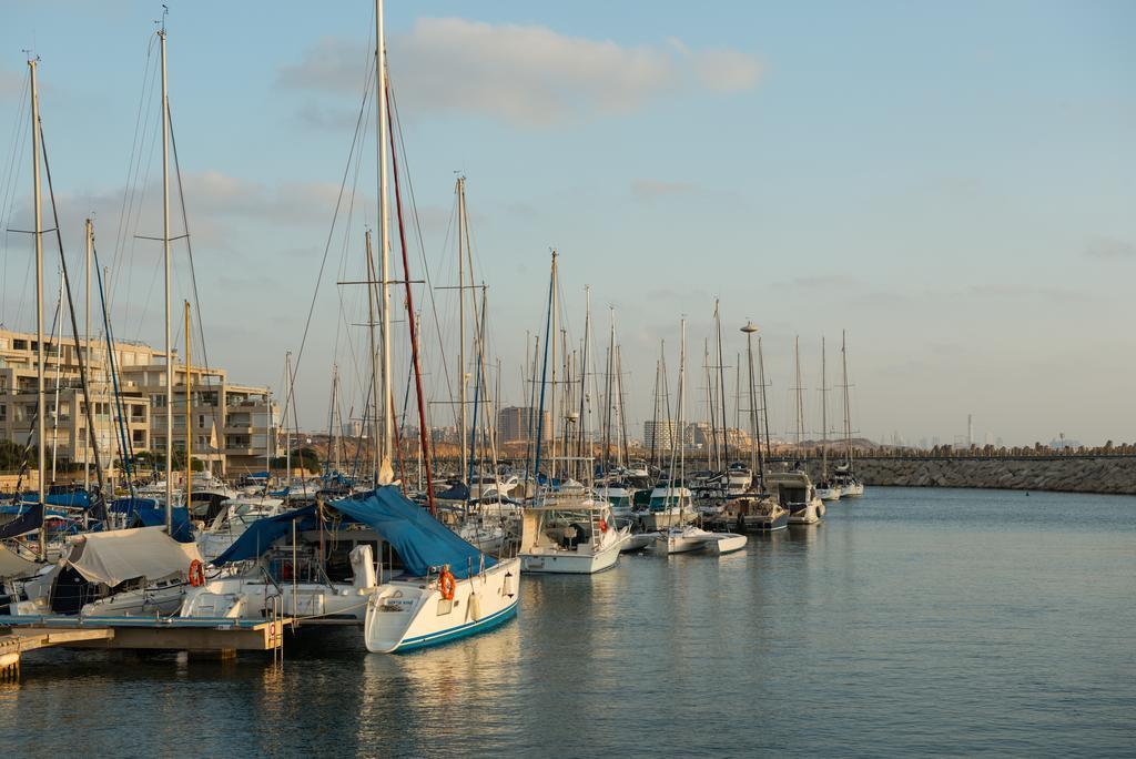 Herods Herzliya Exterior foto